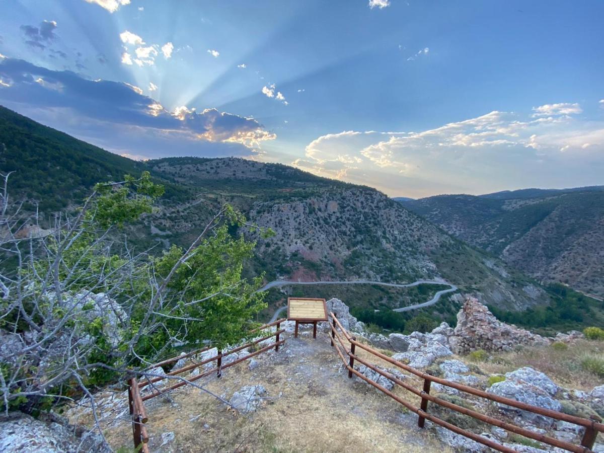 קמרנה דה לה סיירה Apartamento Turistico Javalambre מראה חיצוני תמונה
